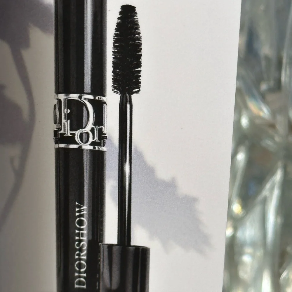 - Dior show mascara mini.